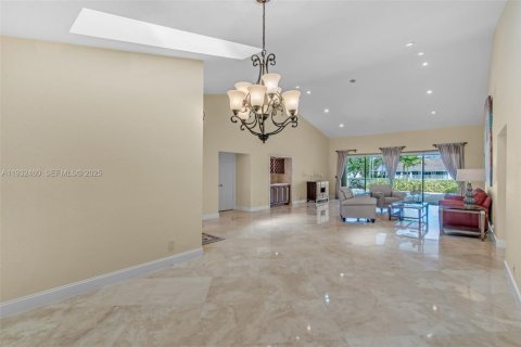 Casa en venta en Tamarac, Florida, 4 dormitorios, 343.92 m2 № 1992349 - foto 7