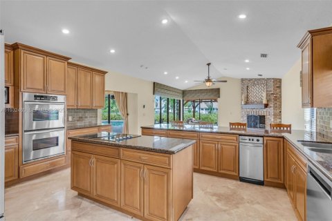 Casa en venta en Tamarac, Florida, 4 dormitorios, 343.92 m2 № 1992349 - foto 15