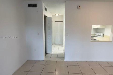 Condo in Miami Gardens, Florida  № 1862609 - photo 2