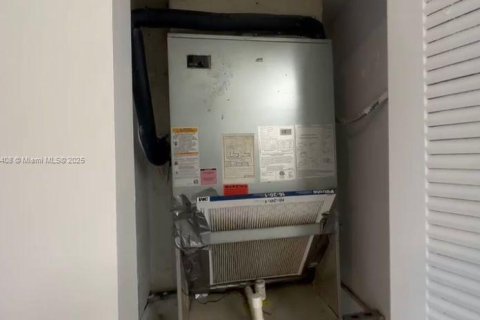 Condo in Miami Gardens, Florida  № 1862609 - photo 5