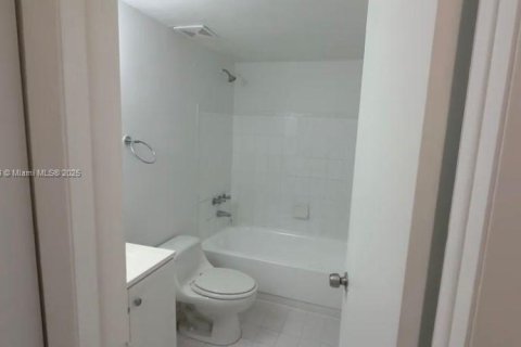 Condo in Miami Gardens, Florida  № 1862609 - photo 4