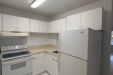 Condo in Miami Gardens, Florida  № 1862609 - photo 3