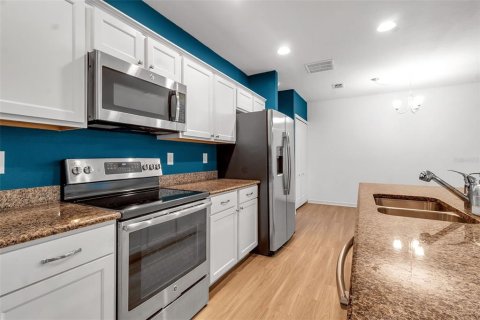 House in North Port, Florida 3 bedrooms, 149.02 sq.m. № 1910050 - photo 8