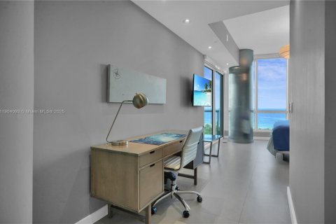 Condo in Miami Beach, Florida, 2 bedrooms  № 1970267 - photo 18