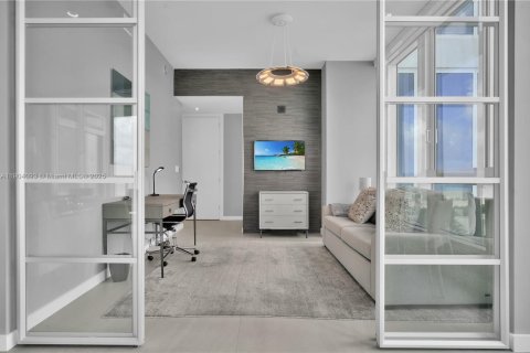 Condo in Miami Beach, Florida, 2 bedrooms  № 1970267 - photo 23