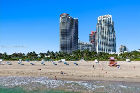 Condo in Miami Beach, Florida, 2 bedrooms  № 1970267 - photo 29