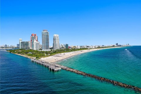 Condo in Miami Beach, Florida, 2 bedrooms  № 1970267 - photo 28