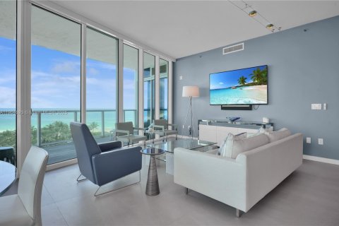 Condo in Miami Beach, Florida, 2 bedrooms  № 1970267 - photo 3