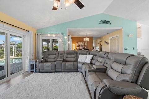 Villa ou maison à vendre à Apollo Beach, Floride: 4 chambres, 194.35 m2 № 1916184 - photo 10