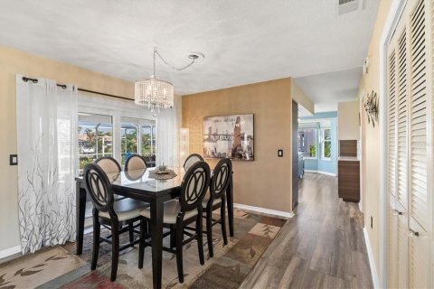 Villa ou maison à vendre à Apollo Beach, Floride: 4 chambres, 194.35 m2 № 1916184 - photo 12