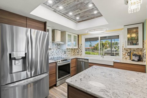 Villa ou maison à vendre à Apollo Beach, Floride: 4 chambres, 194.35 m2 № 1916184 - photo 18