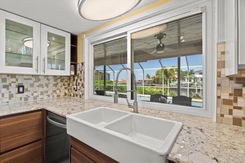 Villa ou maison à vendre à Apollo Beach, Floride: 4 chambres, 194.35 m2 № 1916184 - photo 20