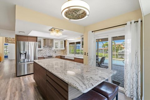 Villa ou maison à vendre à Apollo Beach, Floride: 4 chambres, 194.35 m2 № 1916184 - photo 15