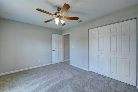 House in Port St. Lucie, Florida 4 bedrooms, 169.18 sq.m. № 2250322 - photo 15
