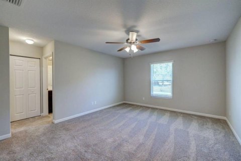 House in Port St. Lucie, Florida 4 bedrooms, 169.18 sq.m. № 2250322 - photo 10