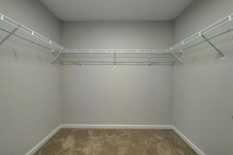 House in Port St. Lucie, Florida 4 bedrooms, 169.18 sq.m. № 2250322 - photo 9