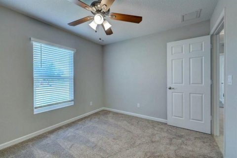 House in Port St. Lucie, Florida 4 bedrooms, 169.18 sq.m. № 2250322 - photo 12