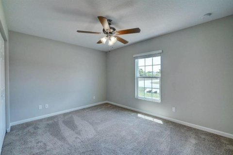 House in Port St. Lucie, Florida 4 bedrooms, 169.18 sq.m. № 2250322 - photo 14