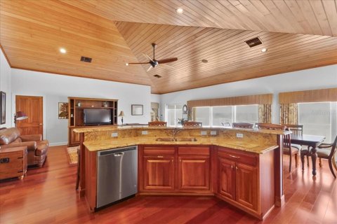 Villa ou maison à vendre à New Smyrna Beach, Floride: 5 chambres, 370.68 m2 № 2195974 - photo 17