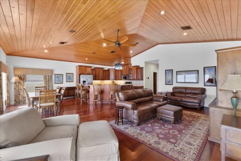 Villa ou maison à vendre à New Smyrna Beach, Floride: 5 chambres, 370.68 m2 № 2195974 - photo 12