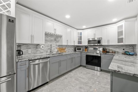 Casa en venta en Clearwater, Florida, 3 dormitorios, 142.14 m2 № 1826701 - foto 12