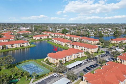 Condominio en venta en Sarasota, Florida, 1 dormitorio, 76.37 m2 № 1561886 - foto 1