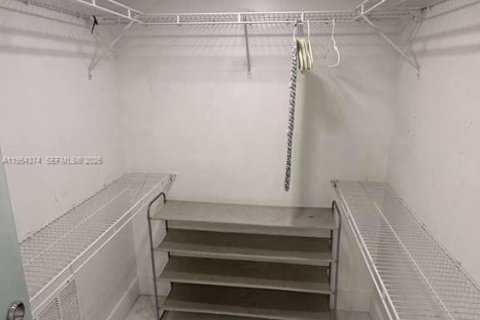 Copropriété à louer à Miami Beach, Floride: 1 chambre, 71.53 m2 № 2010984 - photo 21