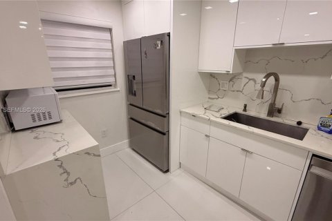 Copropriété à louer à Miami Beach, Floride: 1 chambre, 71.53 m2 № 2010984 - photo 8