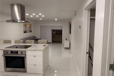 Copropriété à louer à Miami Beach, Floride: 1 chambre, 71.53 m2 № 2010984 - photo 5