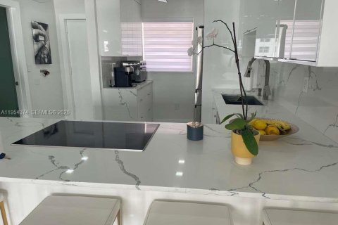 Copropriété à louer à Miami Beach, Floride: 1 chambre, 71.53 m2 № 2010984 - photo 11