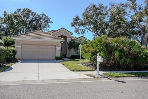 House in University Park, Florida 3 bedrooms, 179.67 sq.m. № 2094181 - photo 3