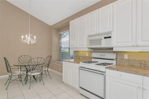 House in University Park, Florida 3 bedrooms, 179.67 sq.m. № 2094181 - photo 30