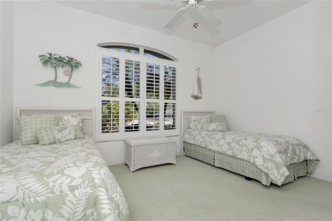 House in University Park, Florida 3 bedrooms, 179.67 sq.m. № 2094181 - photo 11