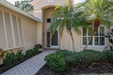 House in University Park, Florida 3 bedrooms, 179.67 sq.m. № 2094181 - photo 5