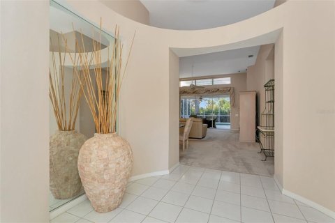 House in University Park, Florida 3 bedrooms, 179.67 sq.m. № 2094181 - photo 7