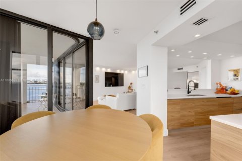 Купить кондоминиум в Майами, Флорида 2 спальни, 136.47м2, № 2018526 - фото 10