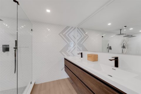 Купить кондоминиум в Майами, Флорида 2 спальни, 136.47м2, № 2018526 - фото 17