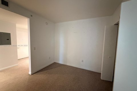 Снять в аренду кондоминиум в Майами, Флорида 1 спальня, 85.75м2, № 1951313 - фото 12