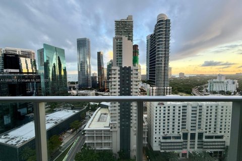 Снять в аренду кондоминиум в Майами, Флорида 1 спальня, 85.75м2, № 1951313 - фото 1