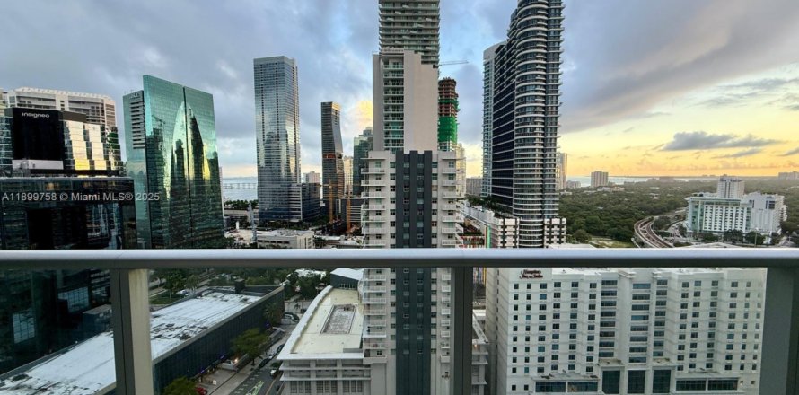 Кондоминиум с 1 спальней в Майами, Флорида № 1951313