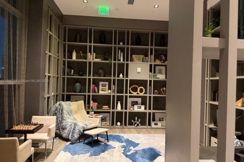 Снять в аренду кондоминиум в Майами, Флорида 1 спальня, 85.75м2, № 1951313 - фото 25