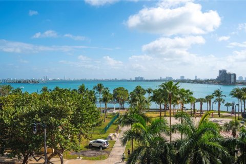 Снять в аренду кондоминиум в Майами, Флорида 1 спальня, 65.59м2, № 2059125 - фото 14