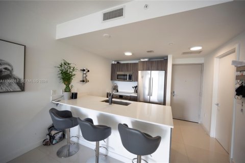 Снять в аренду кондоминиум в Майами, Флорида 1 спальня, 65.59м2, № 2059125 - фото 3