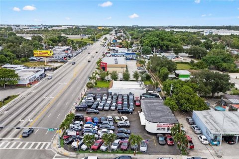 Propiedad comercial en Miami, Florida № 2089865
