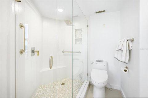 Condo in Sarasota, Florida, 2 bedrooms  № 2208684 - photo 16