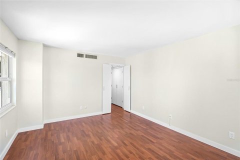 Condo in Sarasota, Florida, 2 bedrooms  № 2208684 - photo 21