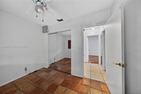 House in Oakland Park, Florida 3 bedrooms, 112.23 sq.m. № 2008509 - photo 17