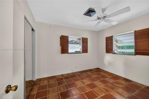 House in Oakland Park, Florida 3 bedrooms, 112.23 sq.m. № 2008509 - photo 13