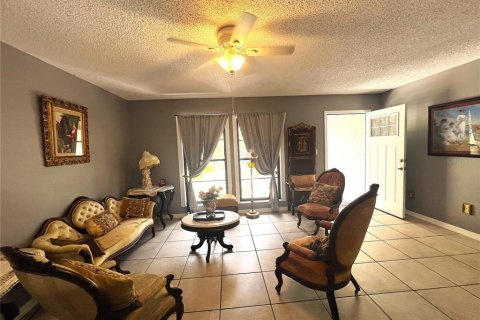 House in Crystal River, Florida 3 bedrooms, 151.43 sq.m. № 2214206 - photo 2