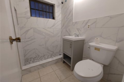House in North Miami Beach, Florida 2 bedrooms, 74.79 sq.m. № 2051456 - photo 14